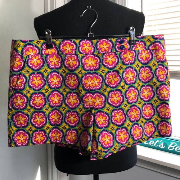 Trina Turk Pants - Trina Turk Multi Color Shorts NWOT Size 12